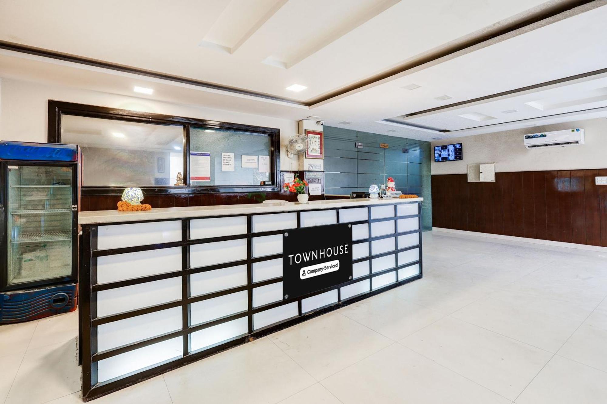 Super Townhouse Sector 38 Gurgaon Near Medanta Exterior foto